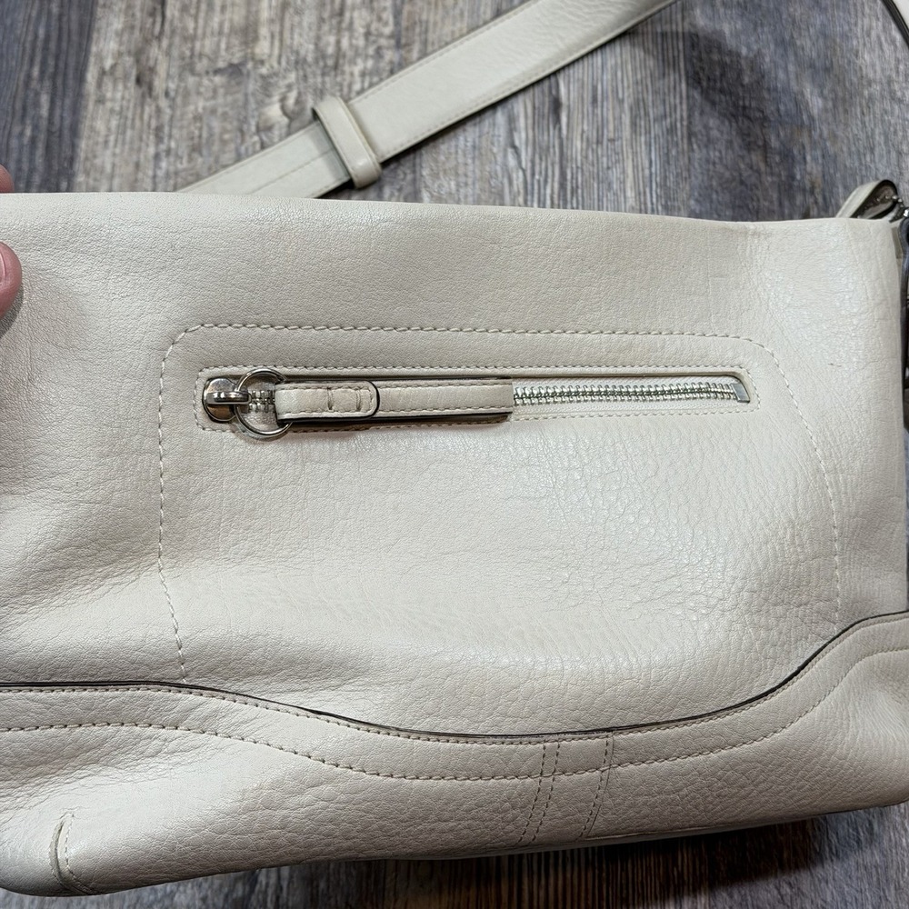 Vintage Coach Ivory White Leather Shoulder Bag Crossbody Adjustable Strap F10942 - Picture 4 of 16